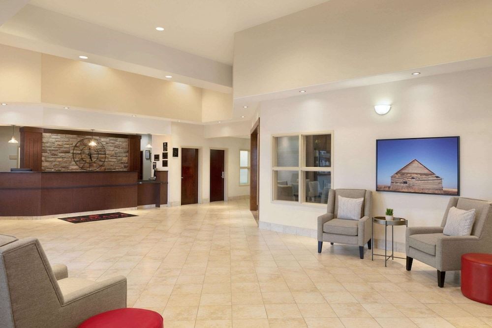 Ramada by Wyndham Drayton Valley 2