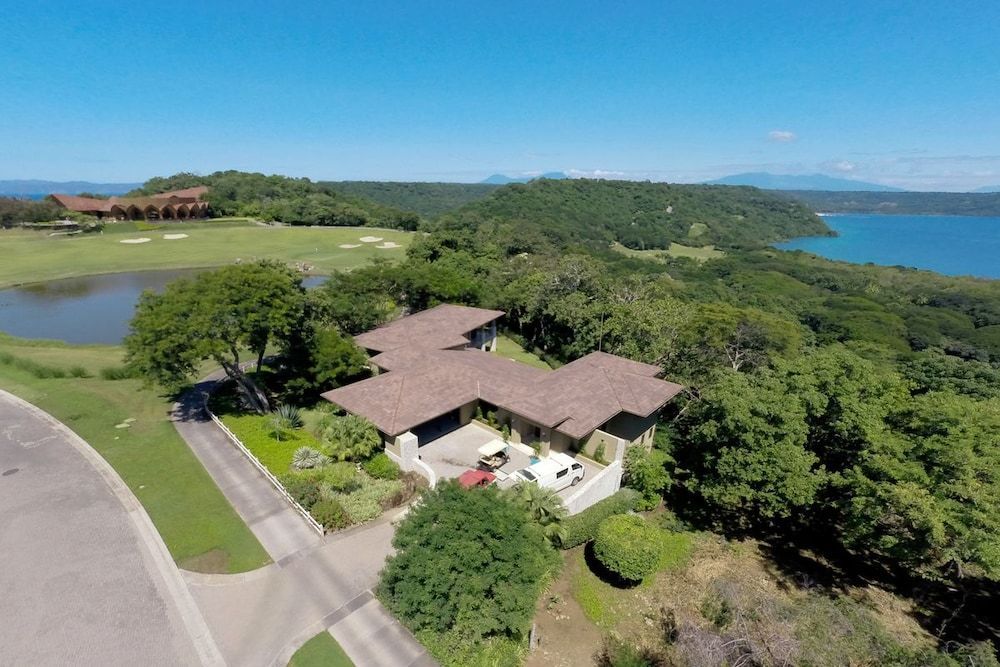 Papagayo Luxury 1