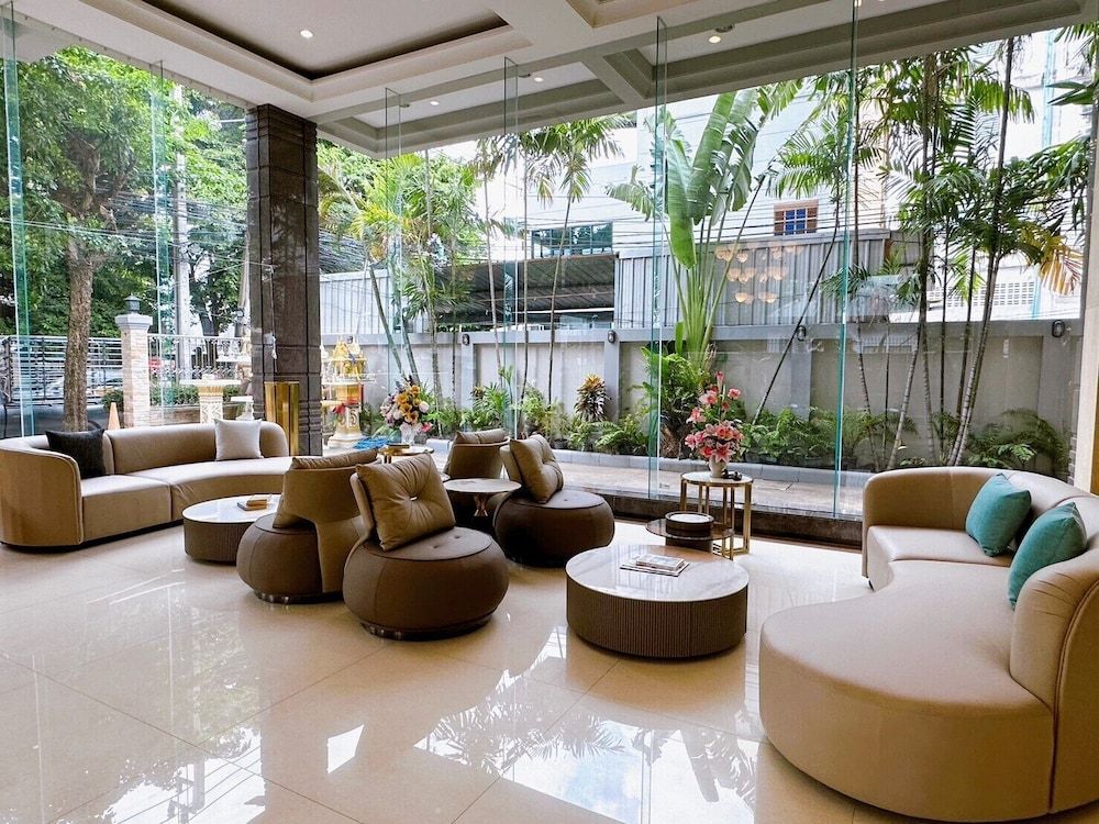 Miloft Sathorn Hotel 2