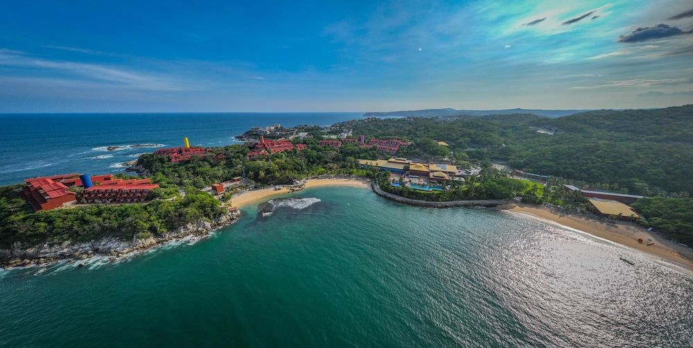 Las Brisas Huatulco-All Inclusive 1