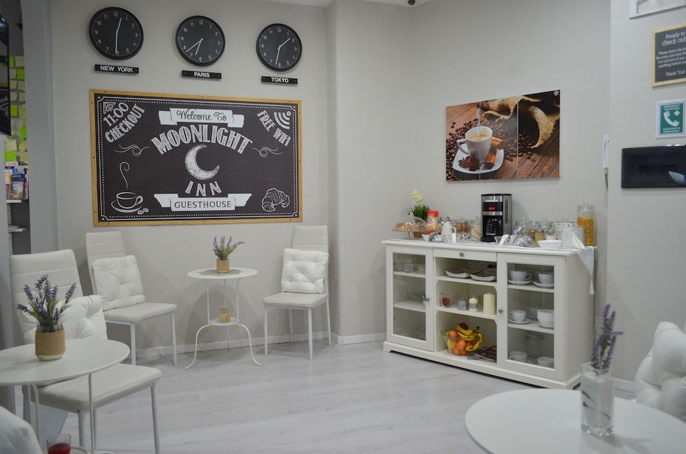 Moonlight Inn Guesthouse 2