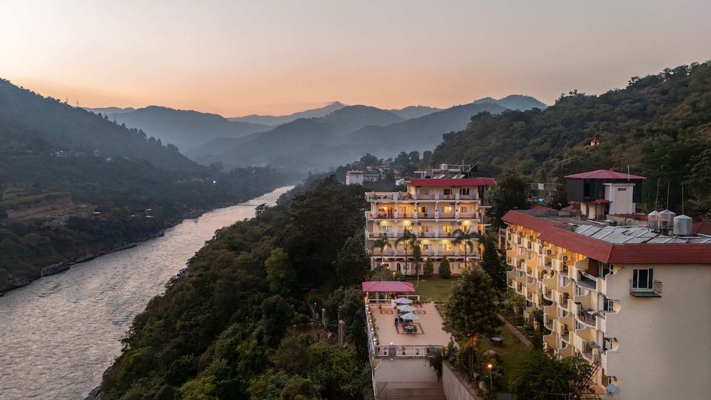 juSTa Riverside Resort Srinagar 1