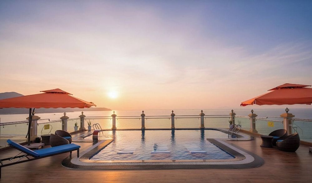 7 Seven Sea Hotel 1