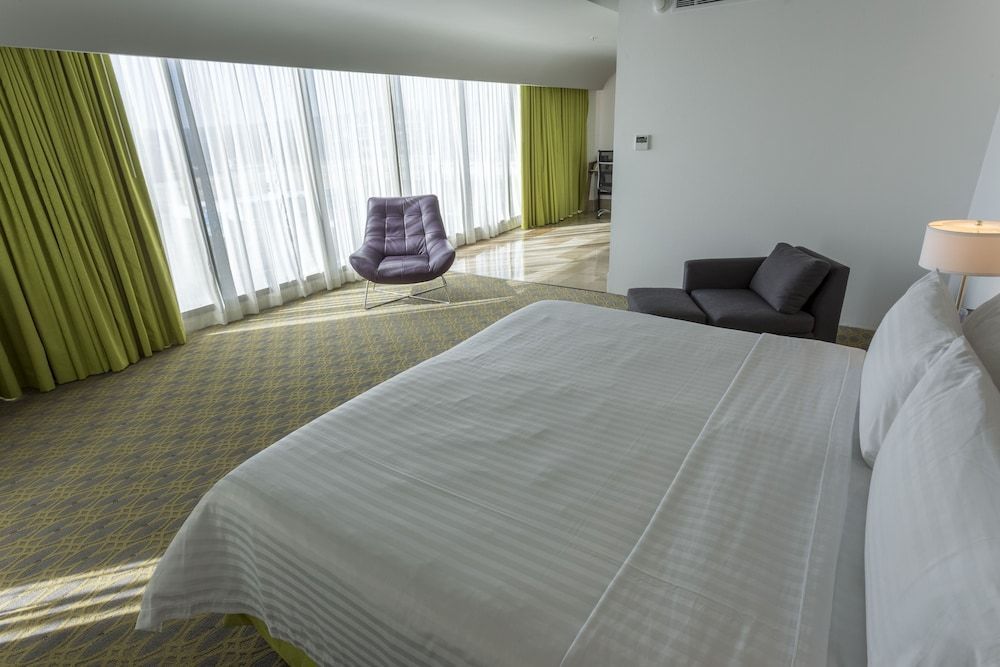 Holiday Inn QUERETARO ZONA KRYSTAL by IHG 2