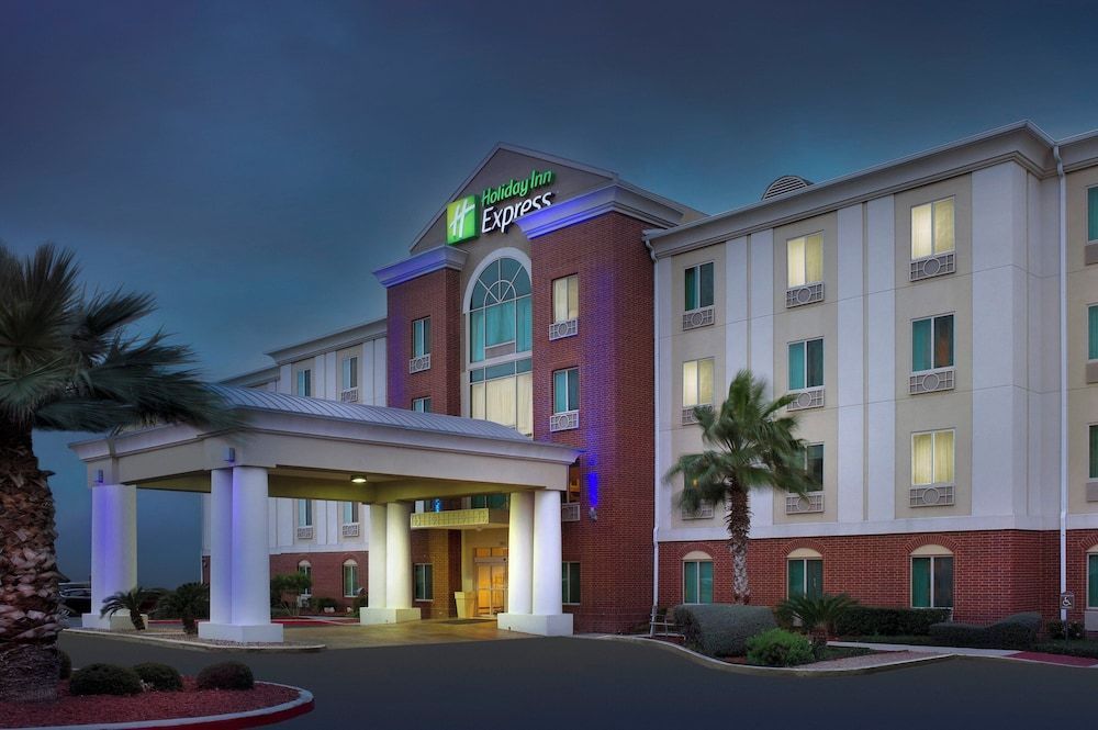 Holiday Inn Express & Suites SAN ANTONIO WEST-SEAWORLD AREA by IHG 1