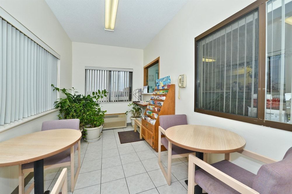 Americas Best Value Inn Champaign 2