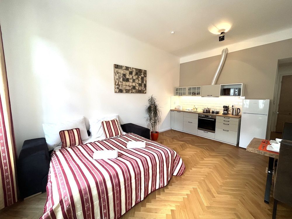 Amazing Apartment Zborovska 2