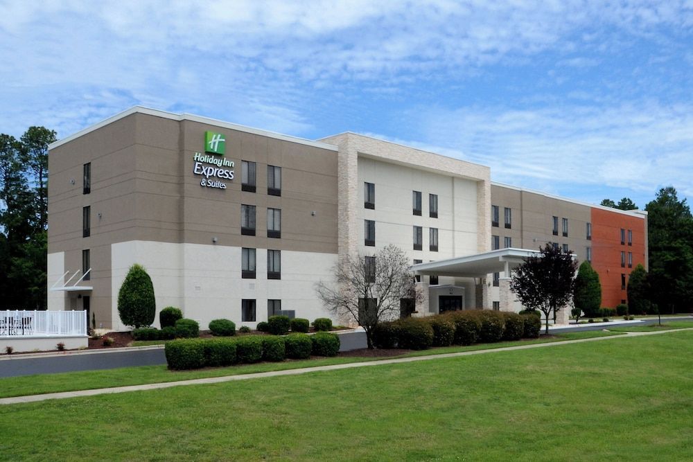 Holiday Inn Express & Suites RALEIGH DURHAM AIRPORT AT RTP by IHG 1