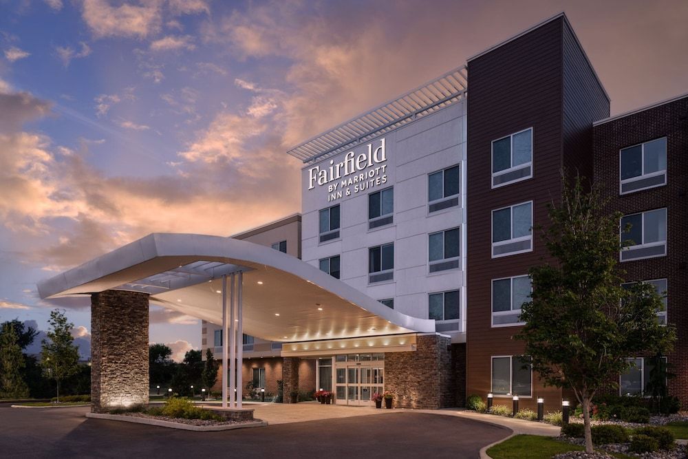 Fairfield Inn & Suites by Marriott Cleveland Tiedeman Road 1