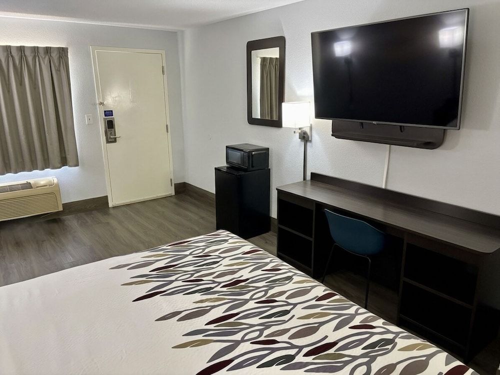 Red Roof Inn Birmingham – Highway 280 2