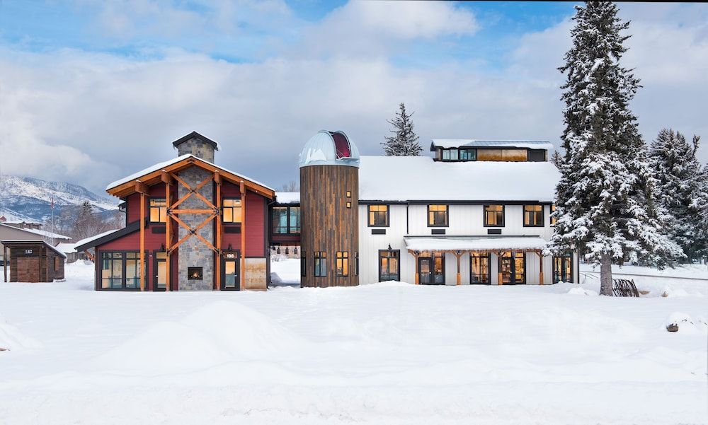 Compass Rose Lodge 1