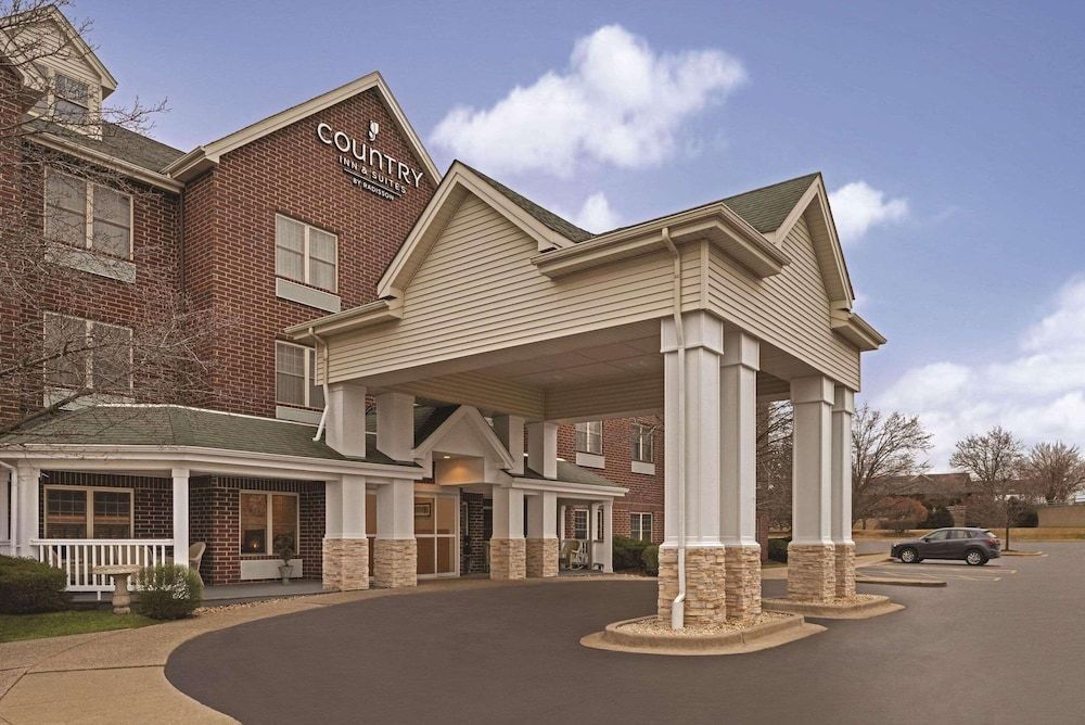 Country Inn & Suites by Radisson, Schaumburg, IL 1