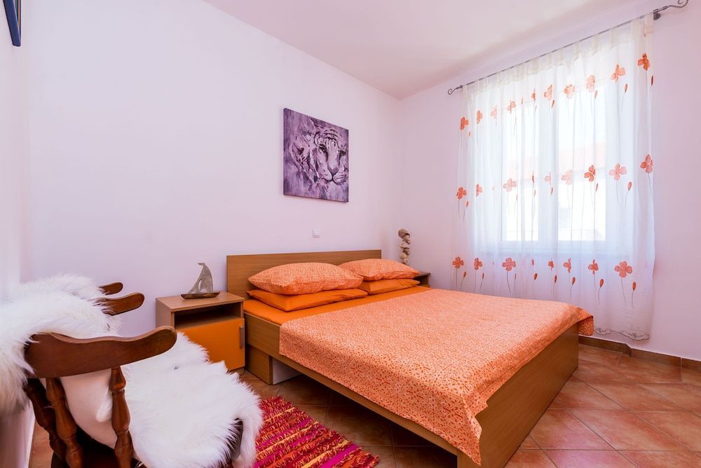 Apartments & Room Frane 2