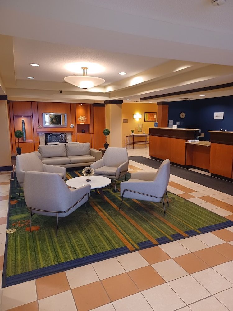 Fairfield Inn and Suites by Marriott Indianapolis/ Noblesville 2