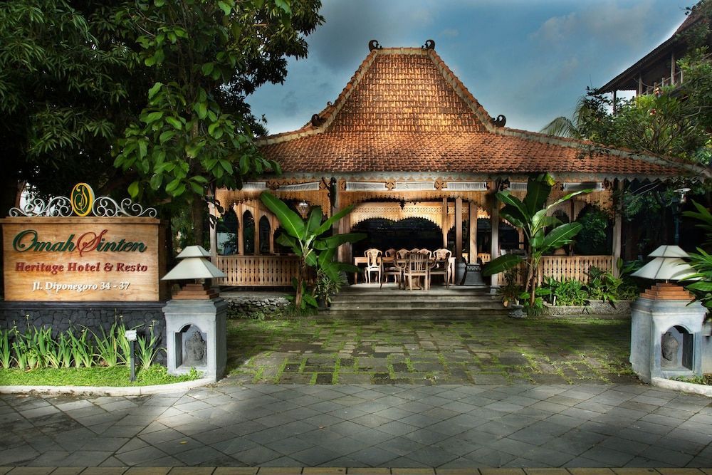 Omah Sinten Heritage Hotel & Resto 1