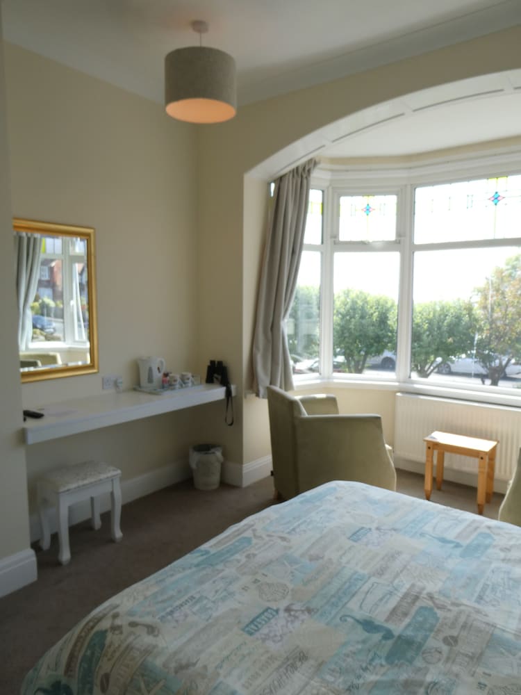 Bay Court 1
