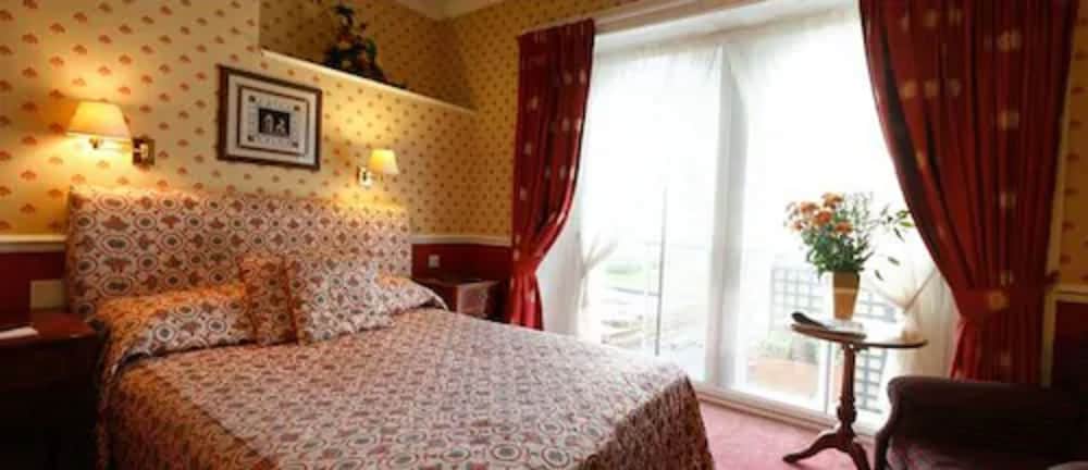 The Royal Hotel 2
