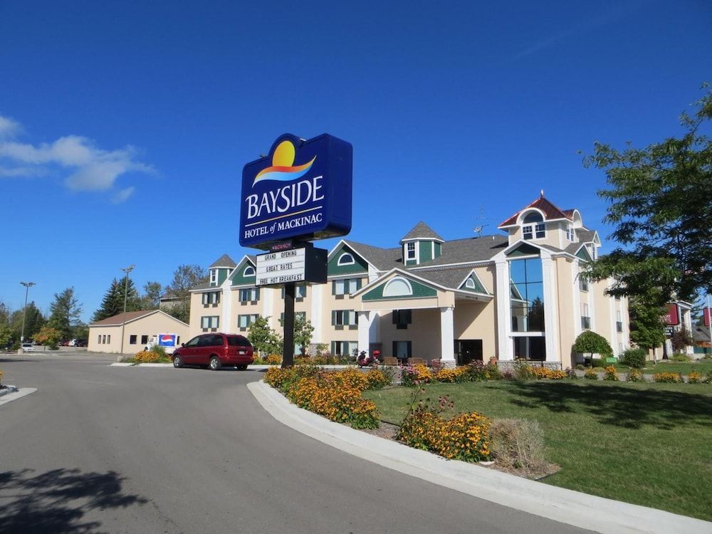 Bayside Hotel of Mackinac 1