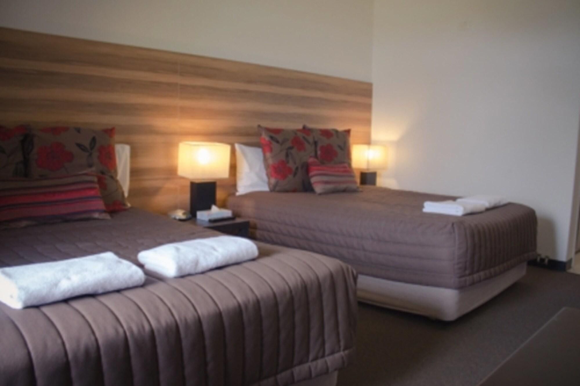 Red Cedars Motel 1