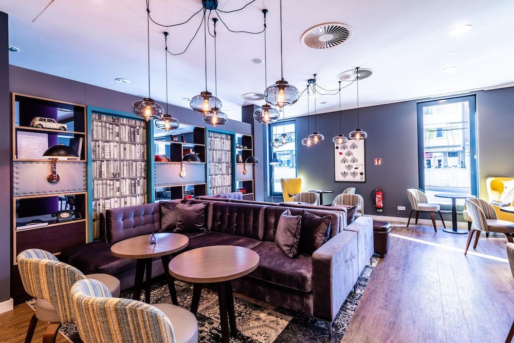 Premier Inn Düsseldorf City Centre 2
