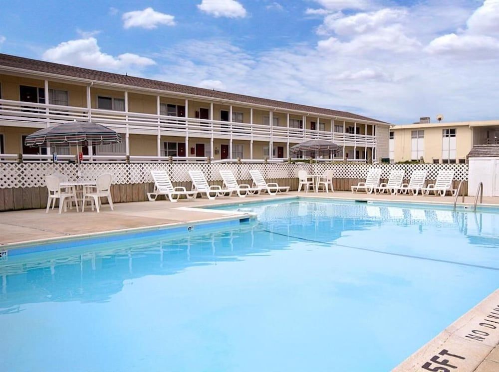 Mariner Inn And Suites 1