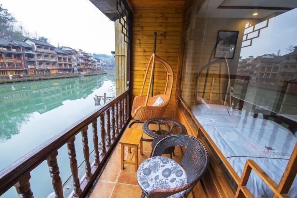 Phoenix Fuyuan Villa Riverside Hotel 2
