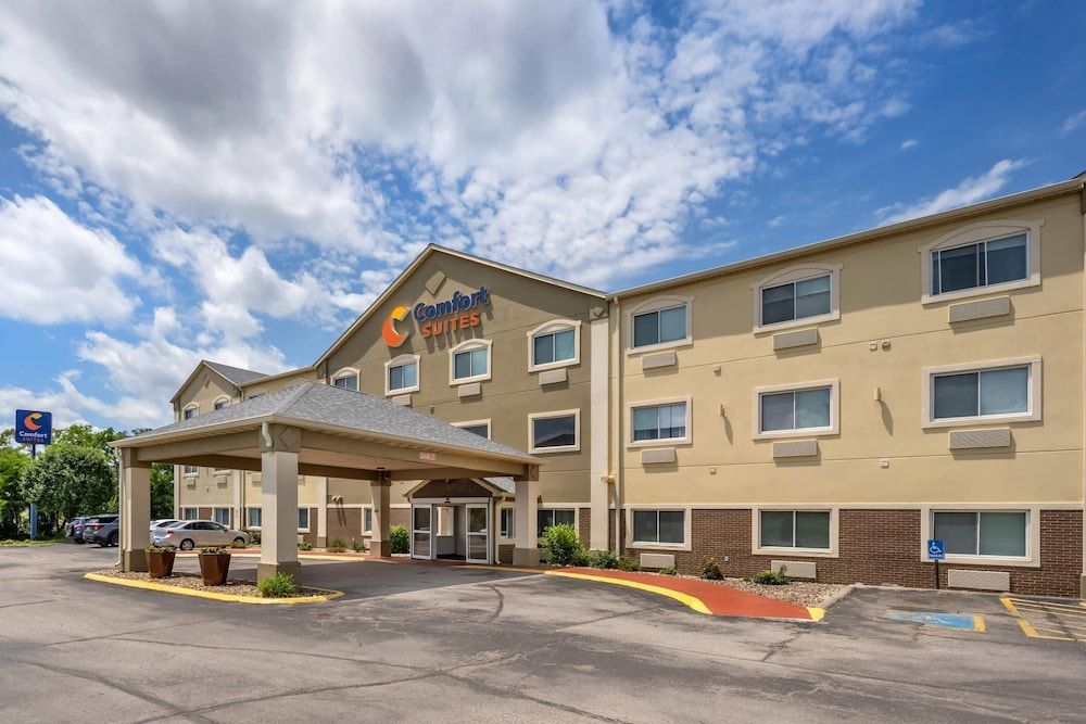 Comfort Suites Omaha Northwest 1