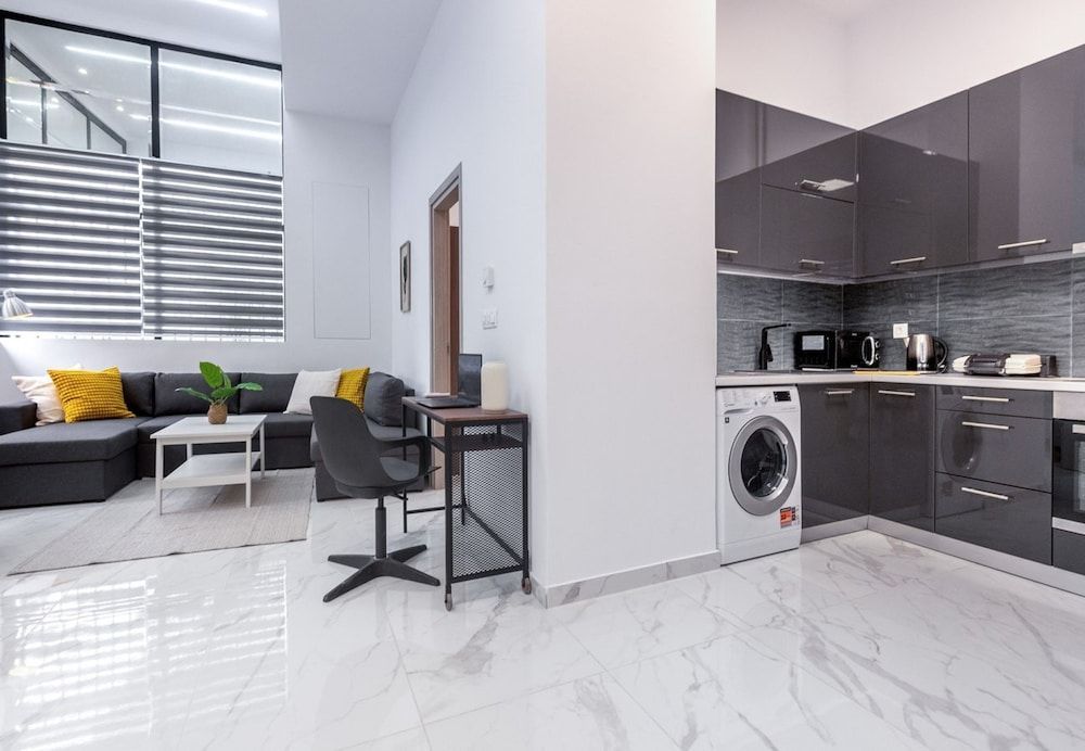 LIV - Modern Spacious Apartment in Gazi 2