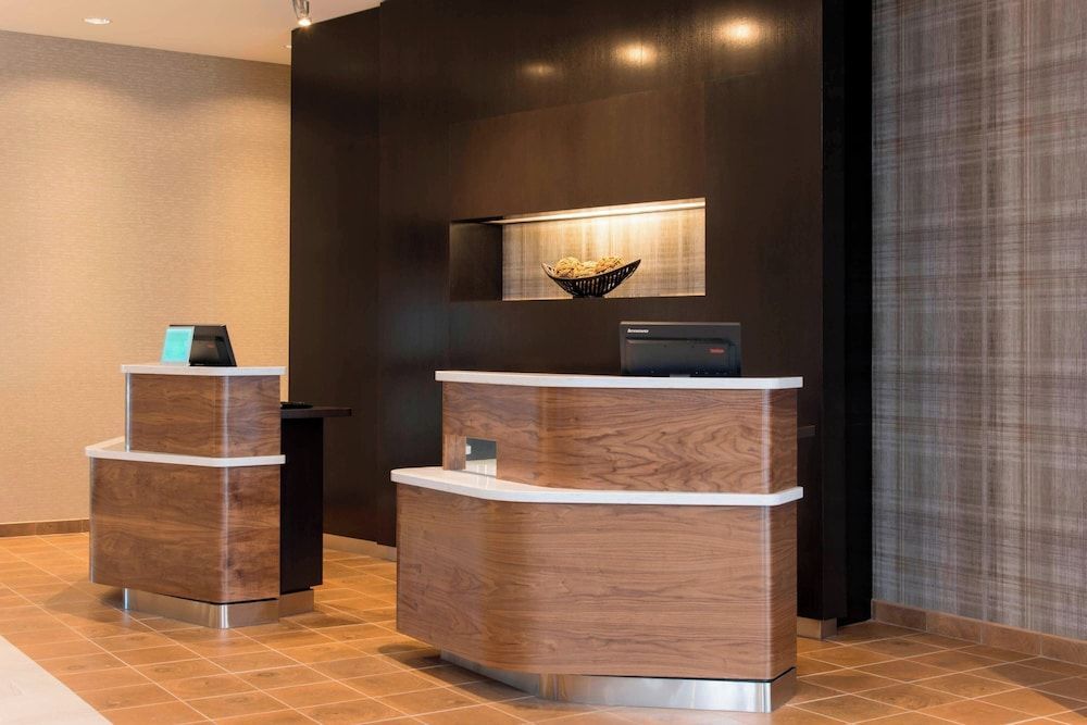Courtyard by Marriott Holland Downtown 2