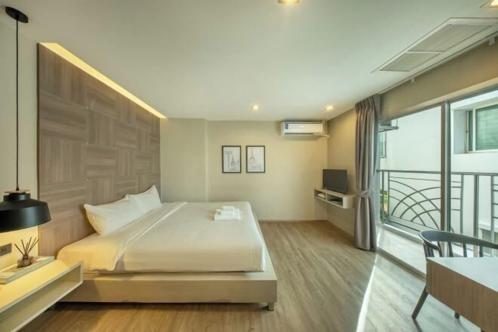 Ralph Poshtel Pratunam 1