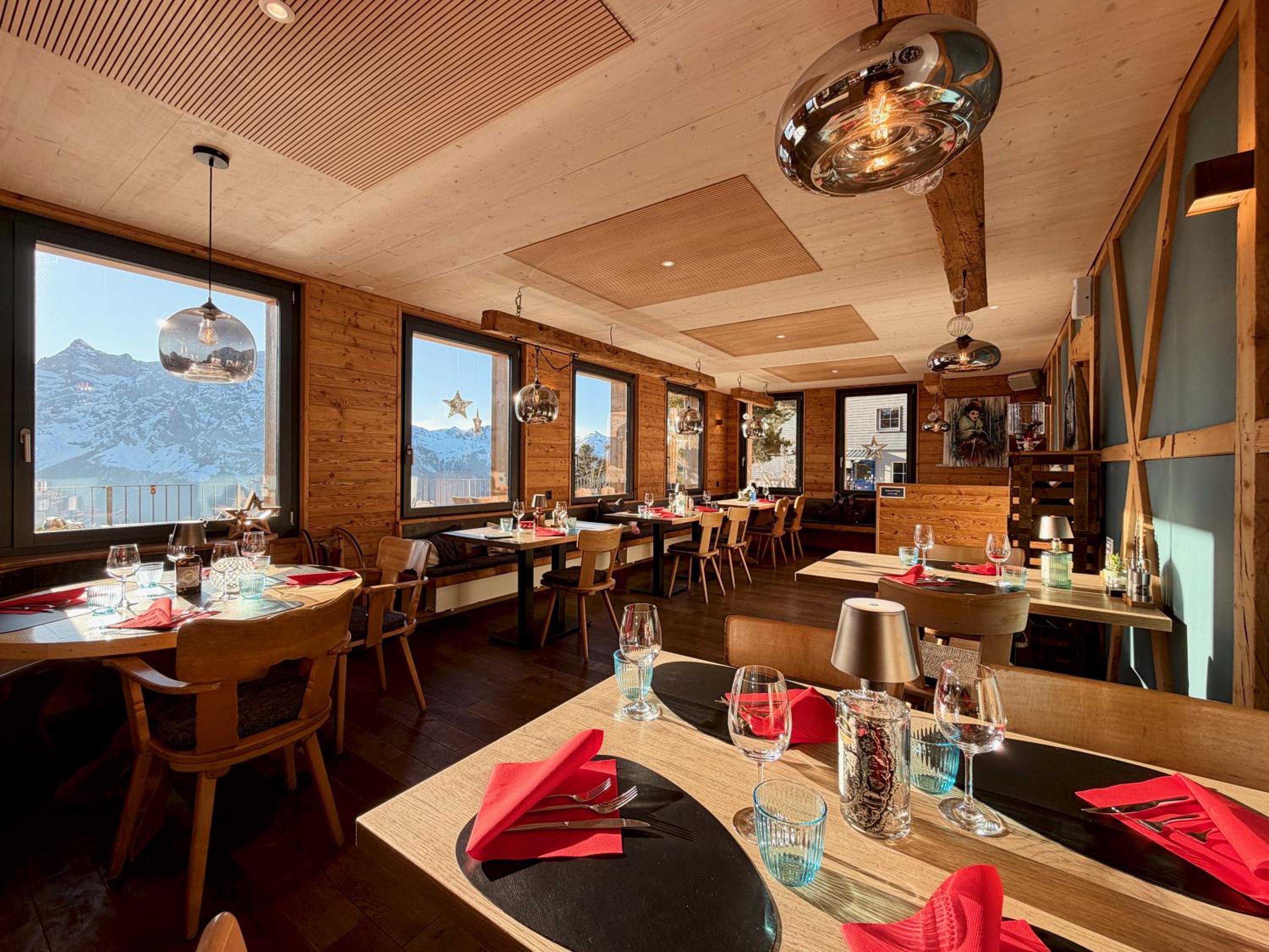 Berggasthaus Eggberge - Boutique Mountain Hotel - Access via Cablecar 2