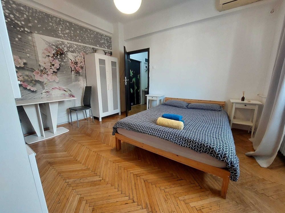 amzei square Apt 2