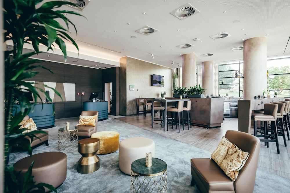 Radisson Blu Hotel, Bonn (T) 1