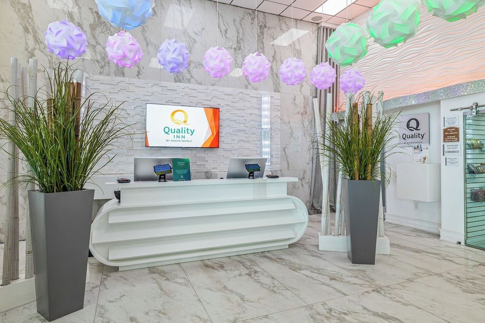 Quality Inn and Conference Center Tampa-Brandon 2