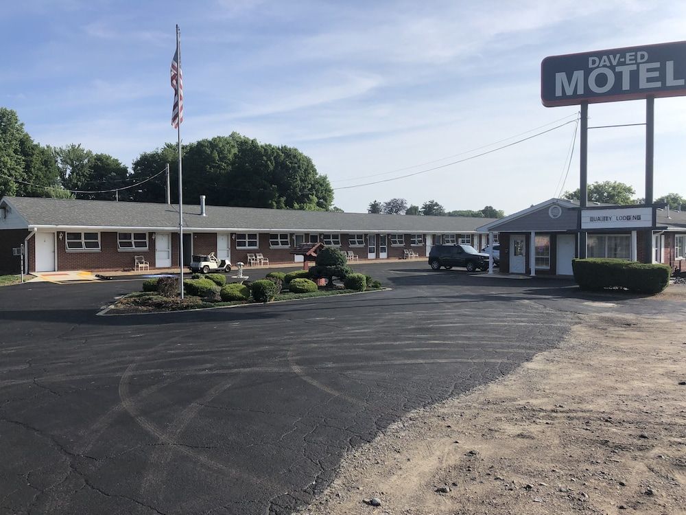 Dav-Ed Motel 1