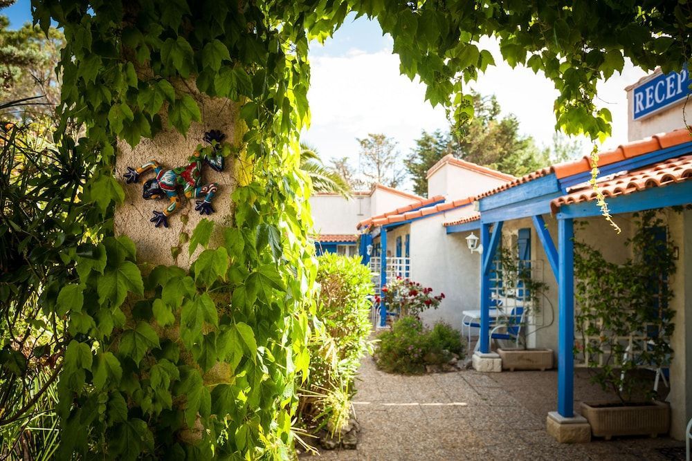 Hotel Des 4 Vents "Esprit Camargue" Parking Privé Gratuit 1