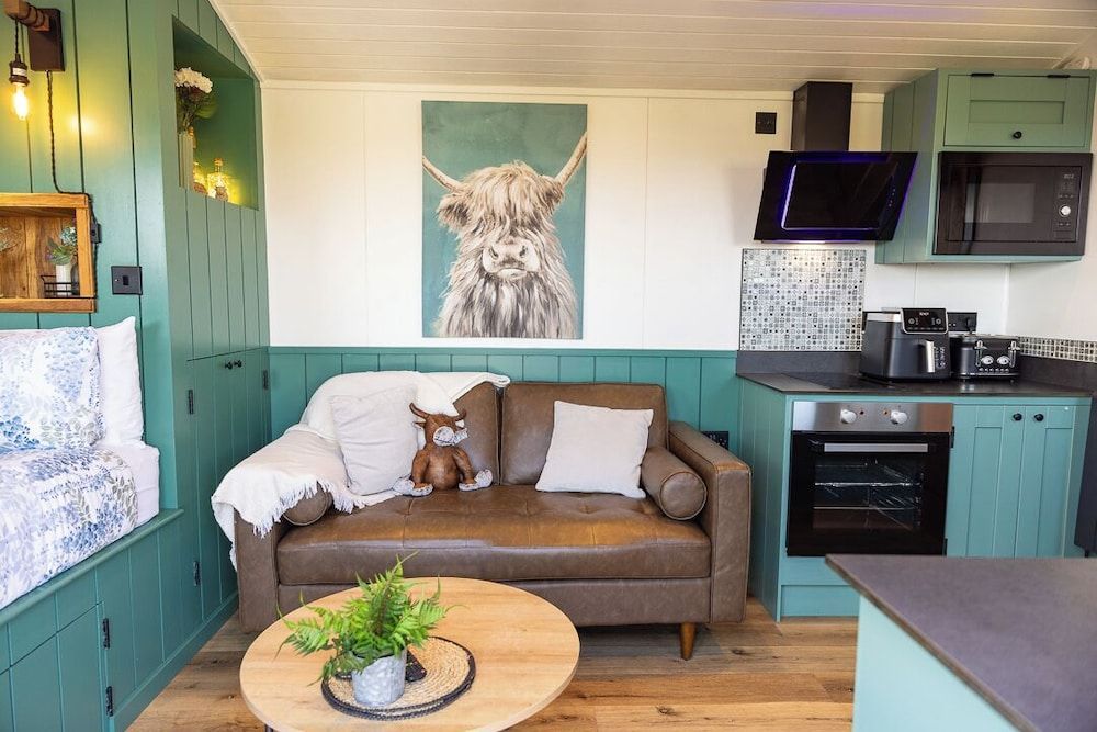 Willows Rest - 1 Bed Shepherds Hut - Pentlepoir 2