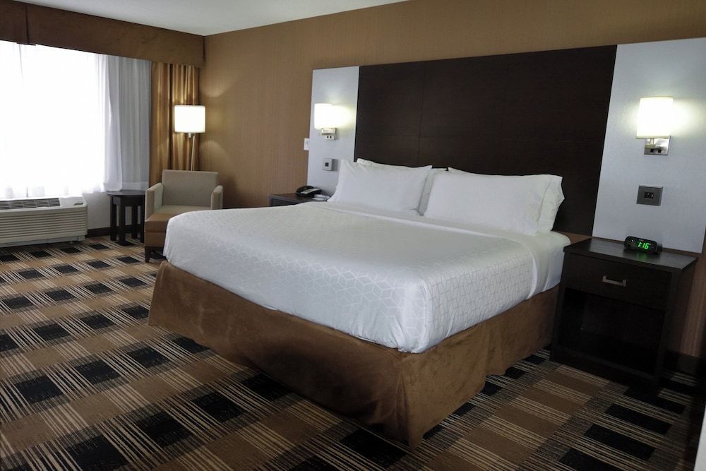 Holiday Inn Express & Suites OTTAWA EAST - ORLEANS by IHG 2