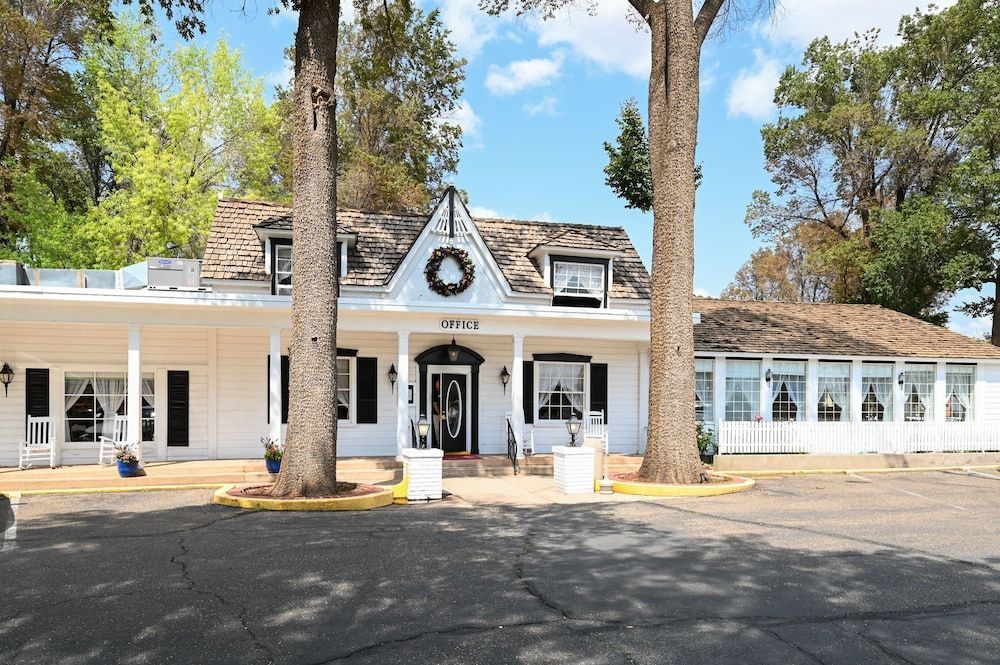 Parry Lodge 1