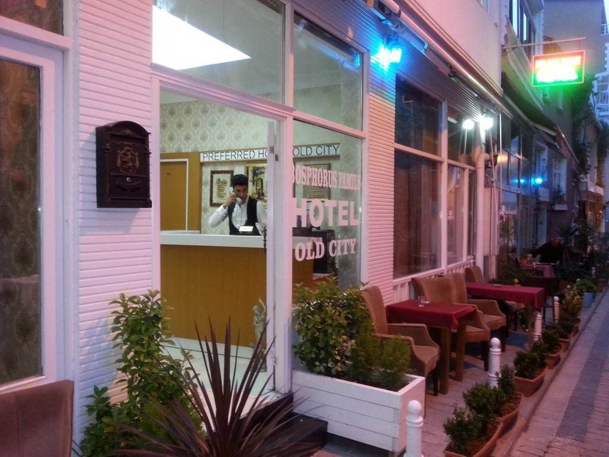 Elite Plus Family Hotel Old City 1