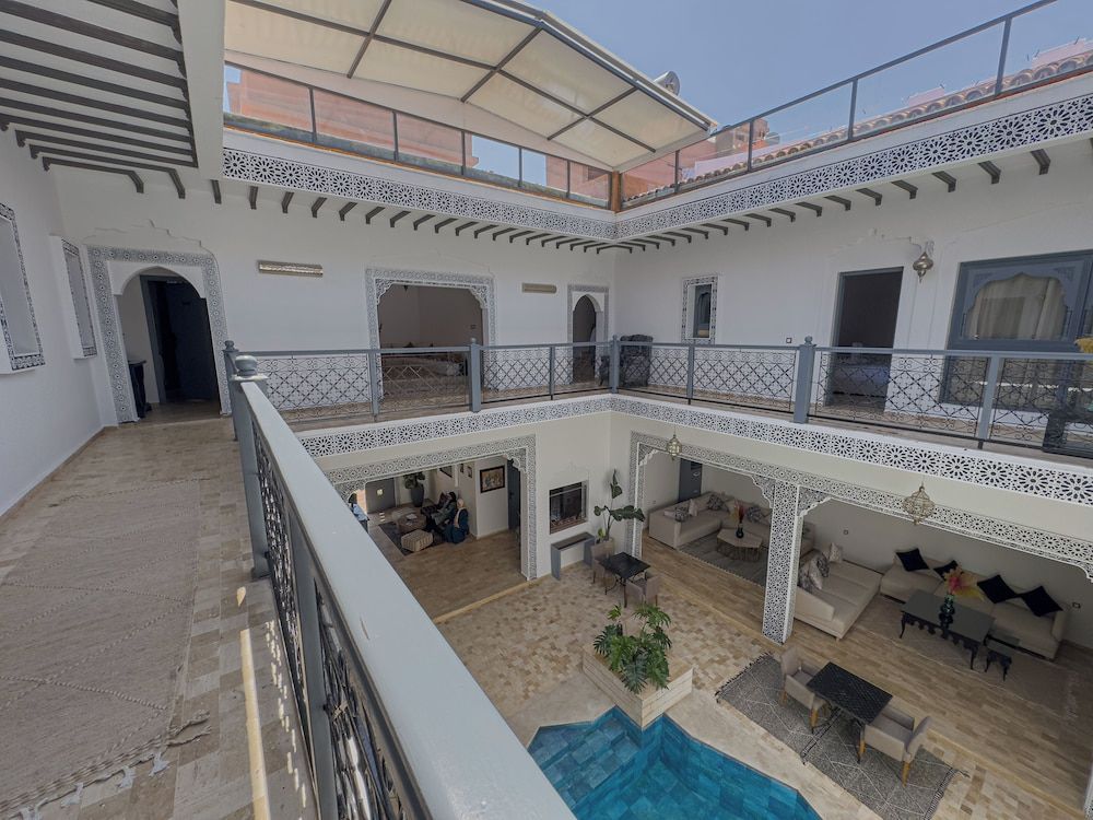 Riad Tonaroz Gold 1