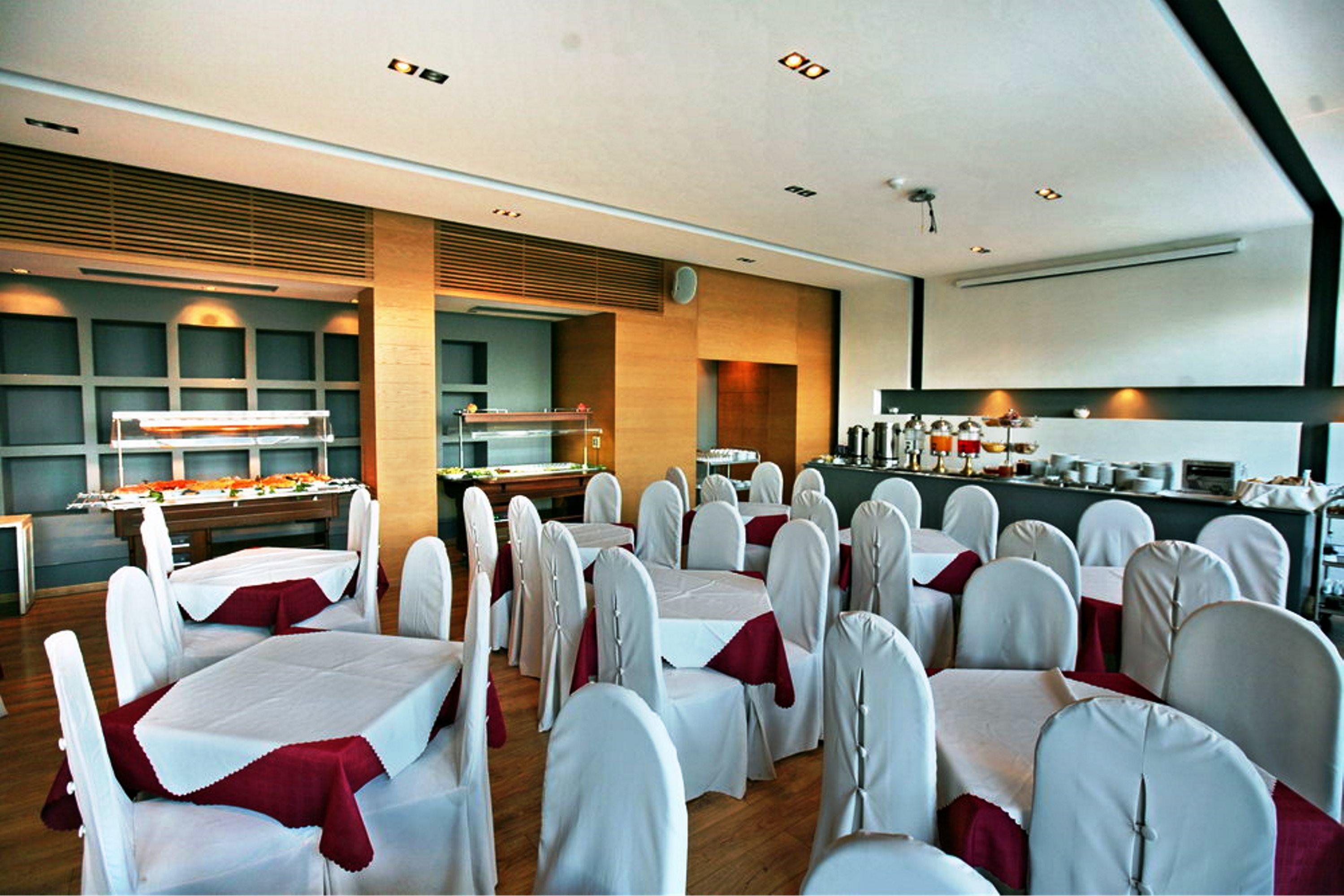 Sandy Bay Hotel 2
