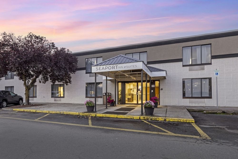 Seaport Inn and Suites 1
