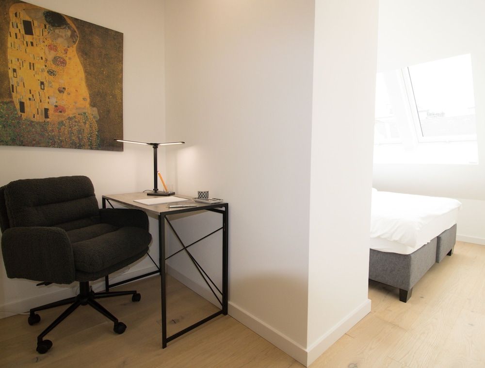 Stylish & Modern Apartment 2