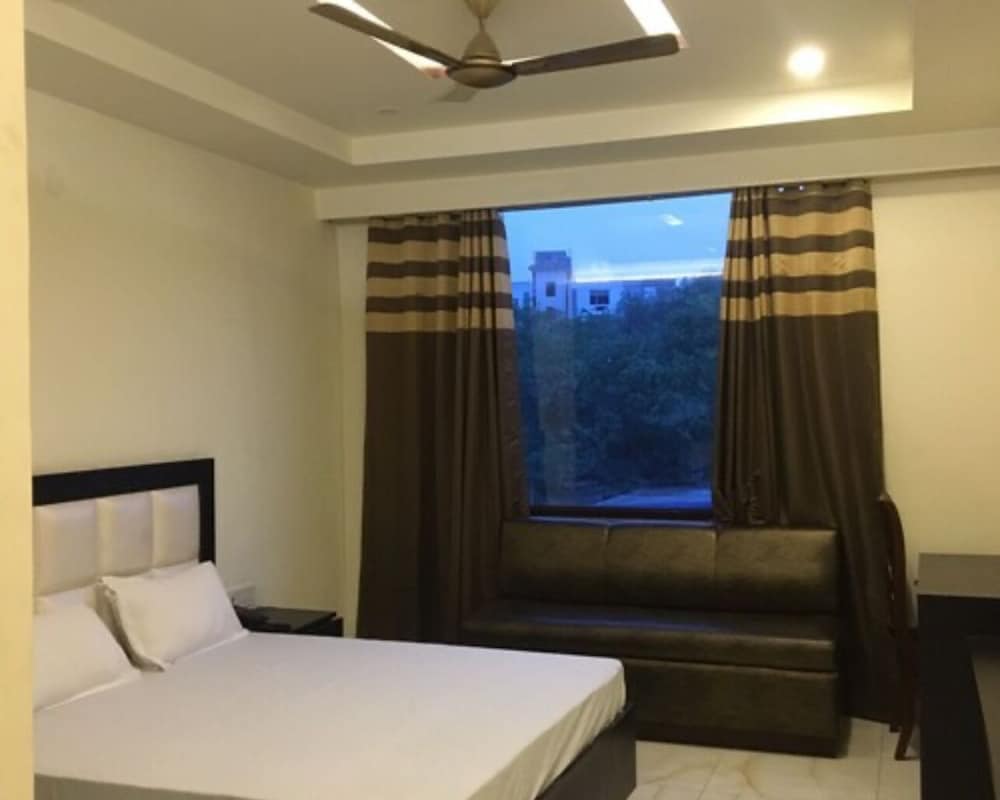 Hotel Sandalwood 2