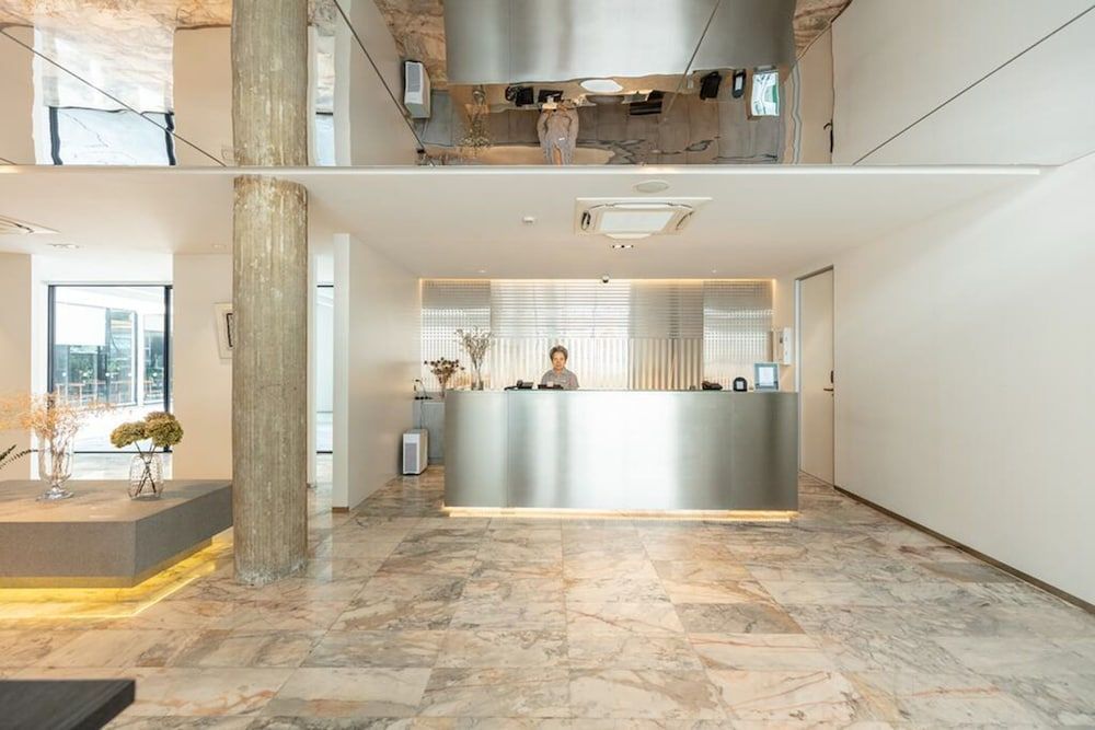 Reno hotel 2