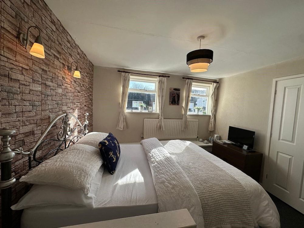 Anchor Hotel 1