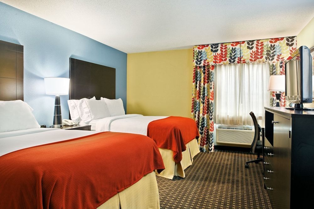 Holiday Inn Express FORT CAMPBELL-OAK GROVE by IHG 2