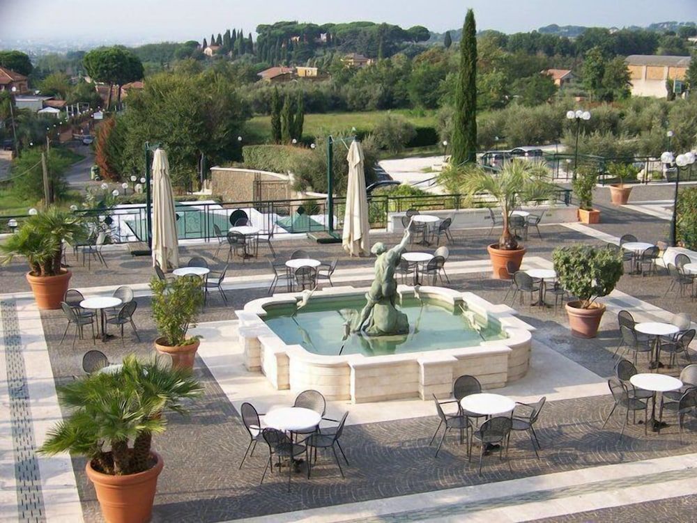 LH Hotel Domus Caesari 1