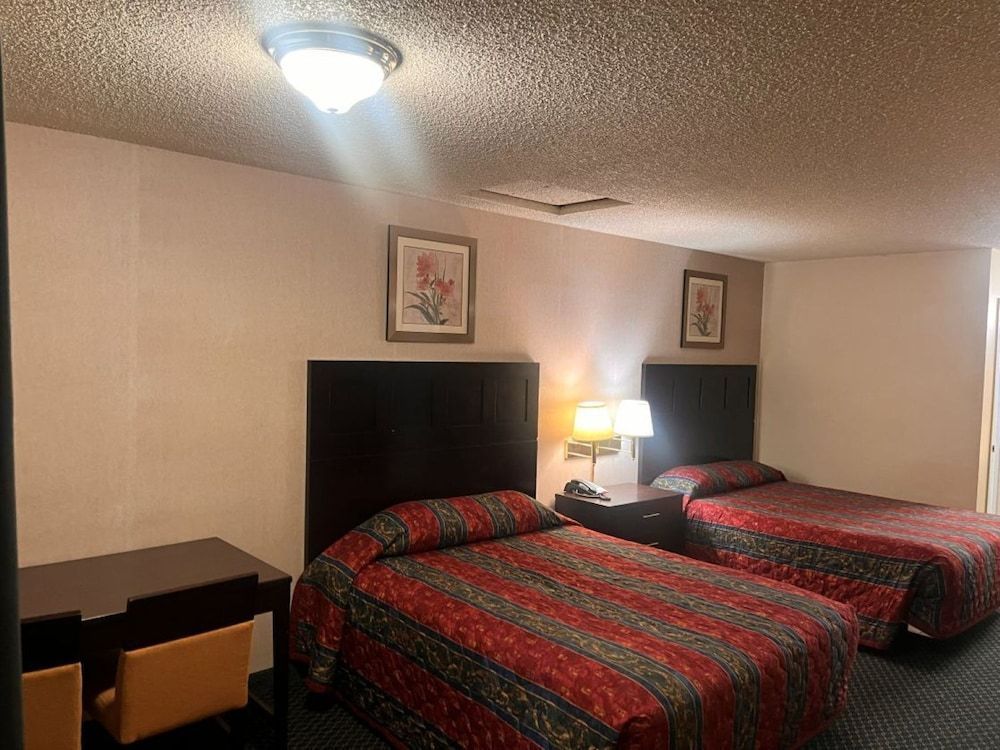 Western Inn Lakewood 1